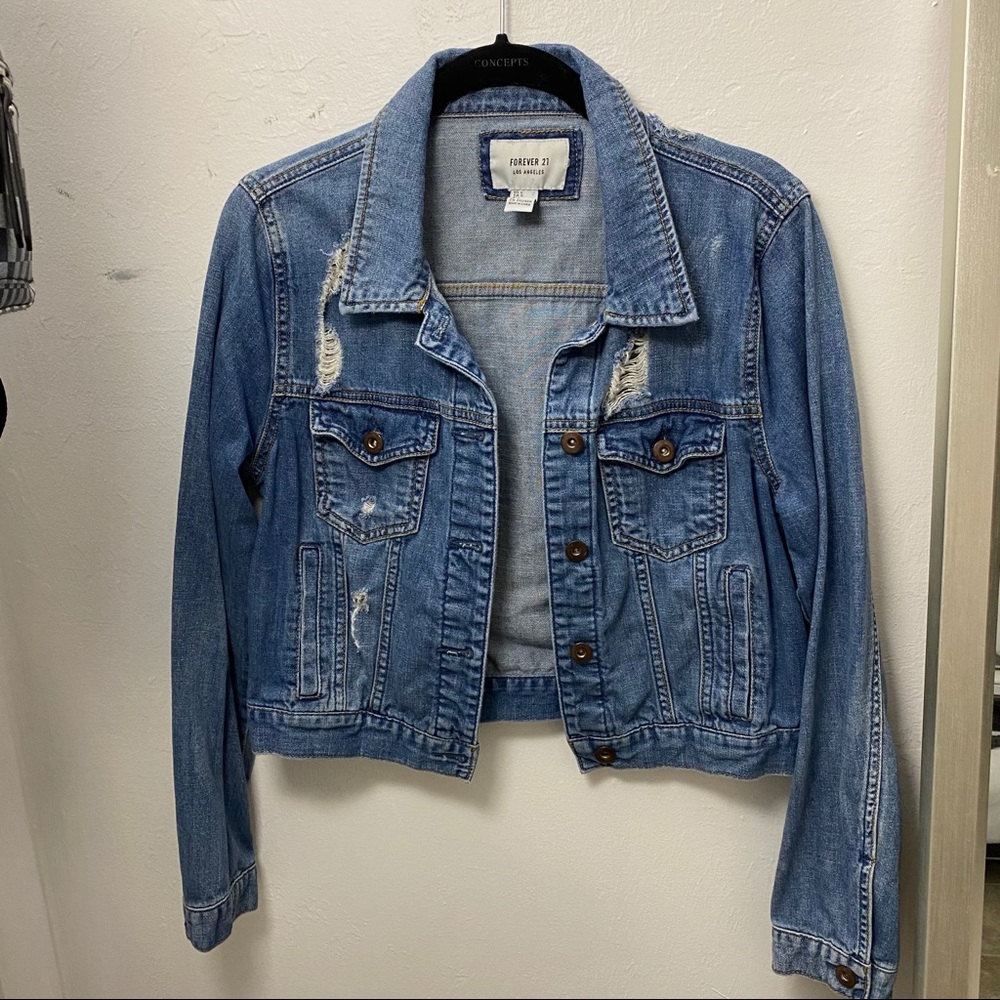 blue semi cropped distressed denim jacket 💗